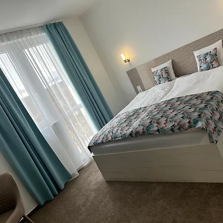 Danelis Hotel Edeleny