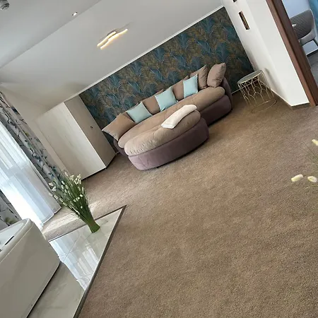 Danelis Hotel 4*